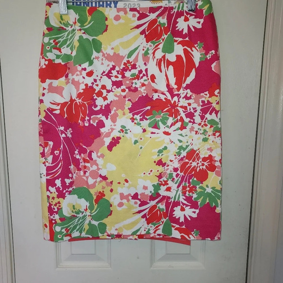 Talbots Petite Bright Colored Floral Pencil Skirt in Size 4P - Picture 2 of 11